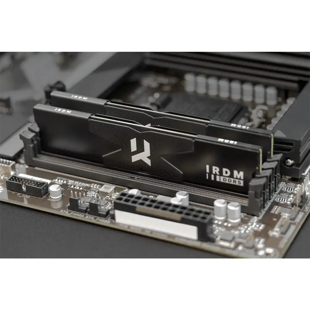 Memória RAM UDIMM GOODRAM IRDM 32GB (2x16GB) DDR5-6000MHz (AMD Expo/Intel XMP) CL30 (30-36-36-76) 1.35V Preta