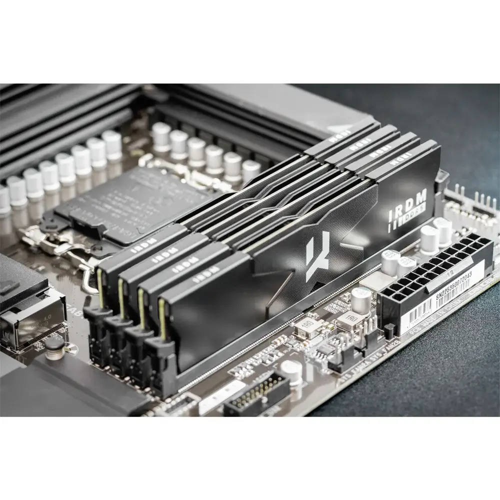 Memória RAM UDIMM GOODRAM IRDM 32GB (2x16GB) DDR5-6000MHz (AMD Expo/Intel XMP) CL30 (30-36-36-76) 1.35V Preta